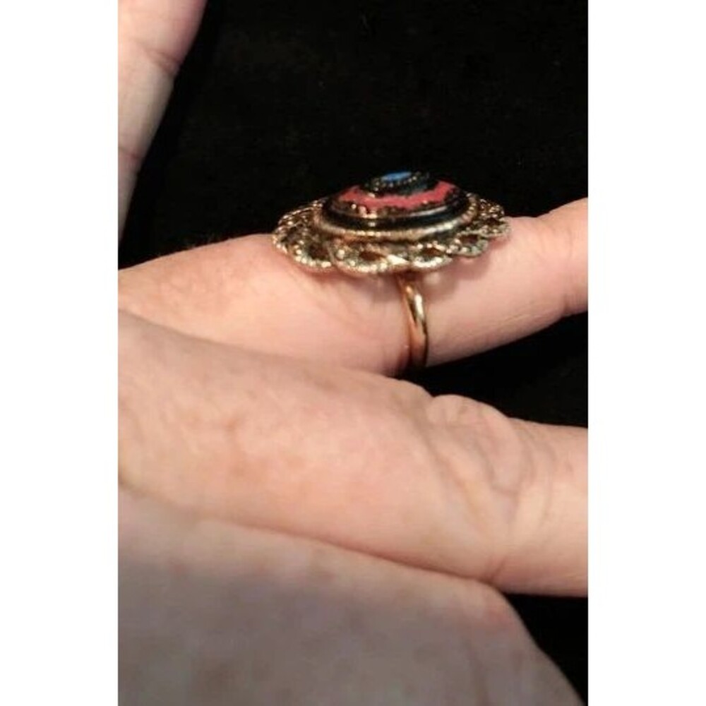 Sarah Coventry VTG Moroccan Matrix Cabochon Black Gold Tone Ring Adjustable - Picture 3 of 4